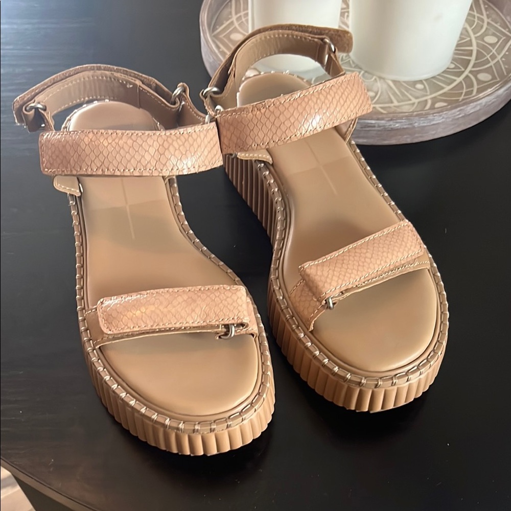 Platform Dolce Vita Sandals - Picture 2 of 5